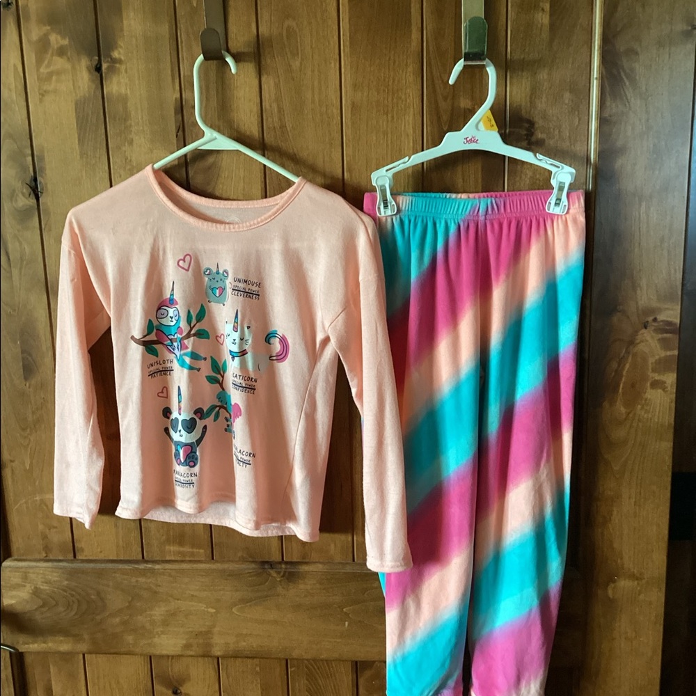 Girls 7/8 pajama bundles. 5 night gowns/sets